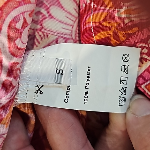 NWOT Beautiful Paisley boho giant bell sleeved top. Size Small sku0054 - Picture 7 of 10